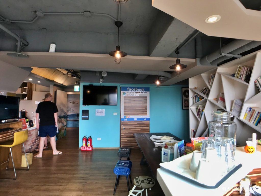 愛玩客旅店西門