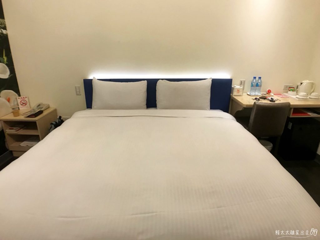 西悠飯店的床